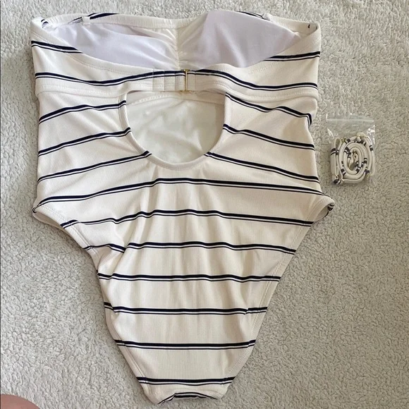 NWT Shade & Shore Striped One Piece Swimsuit with Removable Straps (XL) - Picture 2 of 6